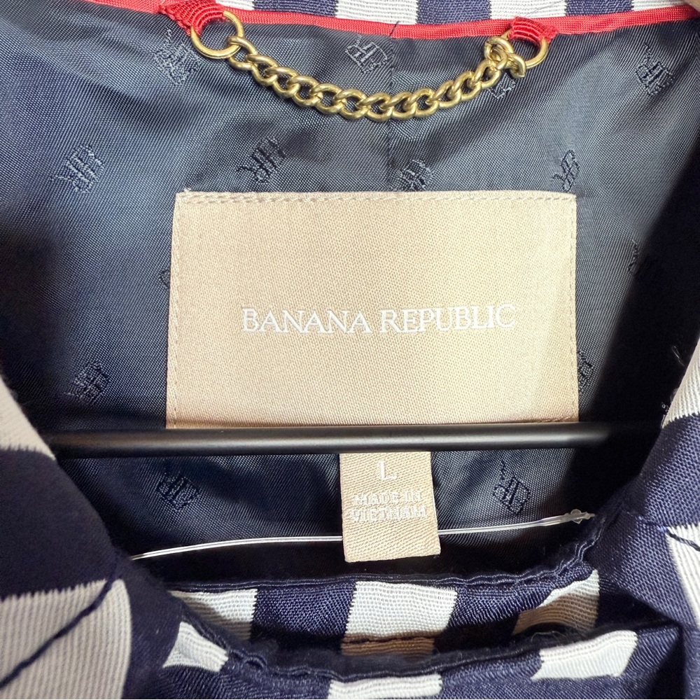 Like New! Banana Republic blue white gingham trench with belt size Large - Picture 8 of 15